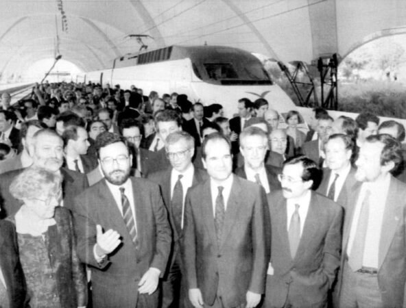 El día que el futuro llegó a Andalucía: Revive la historia secreta del primer viaje de prueba del AVE Madrid-Sevilla en 1992