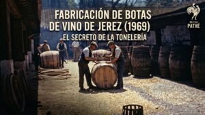 El vídeo de 1969 que saca a la luz el proceso artesanal para crear las botas del vino de Jerez