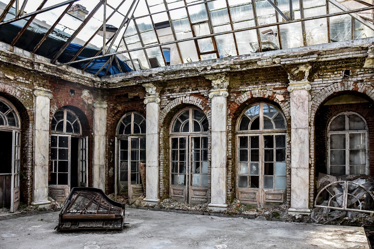 Imagen de un edificio (casa) en ruinas