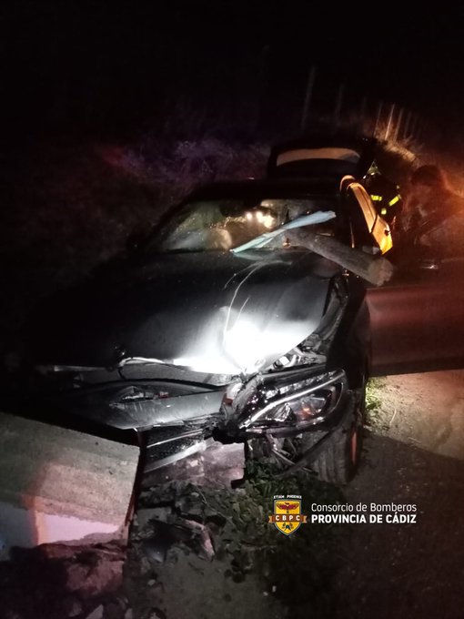 Un accidente nocturno en la carretera de Trebujena: un susto que terminó bien