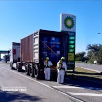 Actuación de los Bomberos en una fuga de mercancías peligrosas en Jerez de la Frontera