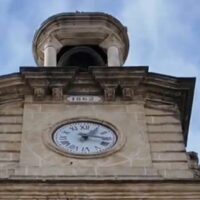 Imagen del reloj del Ayuntamiento de Jerez desde dónde se retransmitirán las 12 campanadas