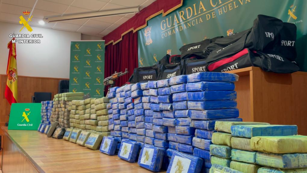 La Guardia Civil desmantela una red de narcotráfico y se incauta de 374 kilogramos de cocaína
