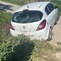 Bomberos de Jerez salvan a cuatro personas de un coche