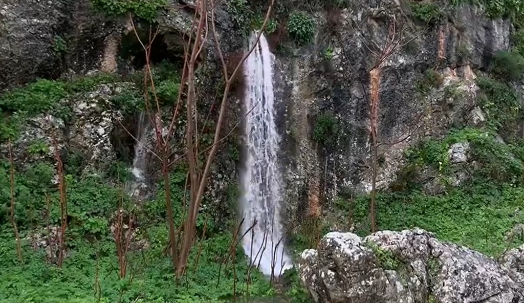 ¡Revienta el ‘chocho de la vieja’ y ‘los caños’ en Grazalema!