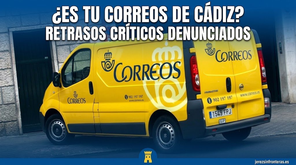 Furgoneta de Correos aparcada en la calle con titular sobre los retrasos denunciados en la provincia de Cádiz por FACUA.