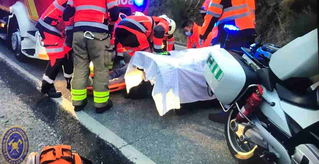 Trágico accidente de moto en Guadix: Un motorista pierde la vida al salirse de la vía