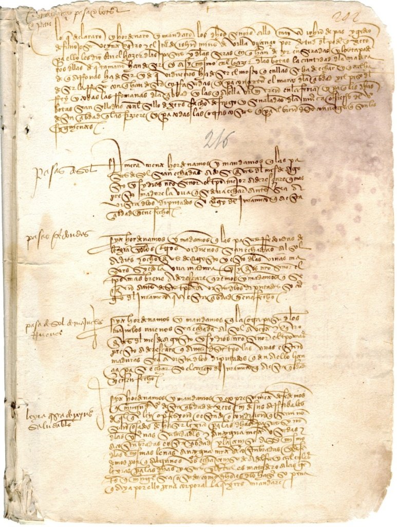 Manuscrito original en caligrafía gótica procesal de las Ordenanzas del vino de Jerez de 1483 conservado en el Archivo Municipal, con los apartados que regulan la pasa de sol, la pasa redonda y el uso de lejías.