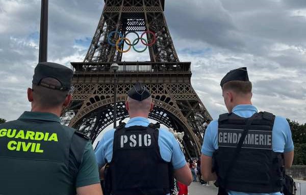 140 guardias civiles españoles vigilan París 2024