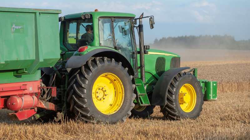 Tragedia en el campo de Jerez: agricultor muere al explotar rueda de tractor mientras trabajaba