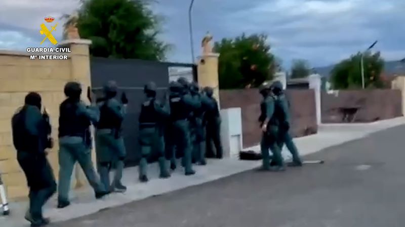 detiene a 26 personas