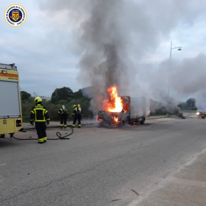 ¡Alerta! Incendio en El Puerto de Santa María. Los Bomberos han actuado en la Avenida Nicolás Copérnico