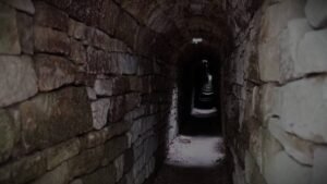 ¡Descubrimiento extraordinario en Jerez! Un pasadizo secreto bajo la Plaza del Arenal conecta con la Catedral. ¿Qué secretos esconde esta red de túneles del siglo XVII?