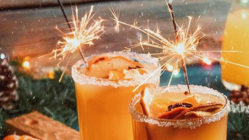 Receta genial de cóctel de naranja decorado con bengalas: ¡Ilumina tus celebraciones!