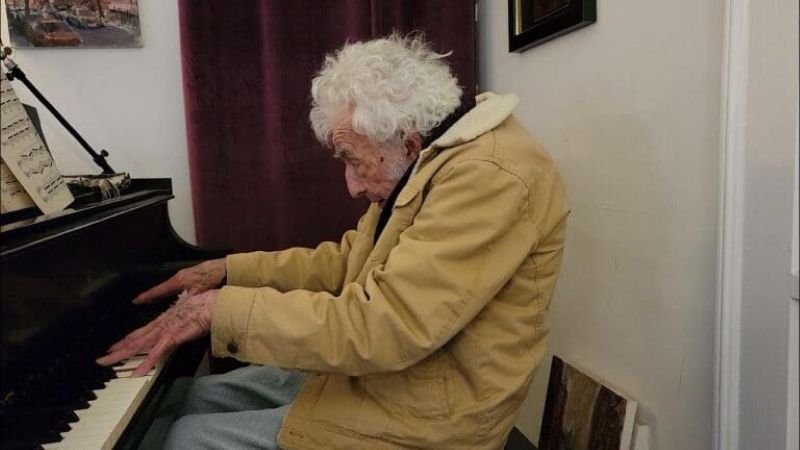 Este pianista de 97 años te hará RE-descubrir la ‘Sonata a la luz de la luna’