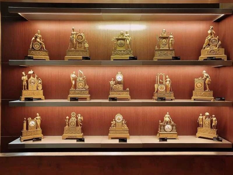 Relojes antiguos de la colección de los Museos de la Atalaya de Jerez.
