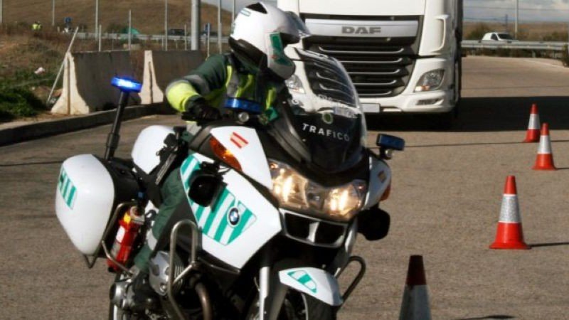 Cazado por la Guardia Civil de Jerez un camionero ebrio