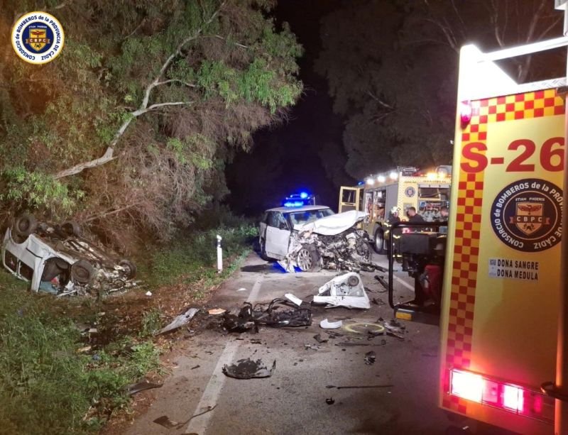 Grave accidente en la A-405: dos vidas perdidas