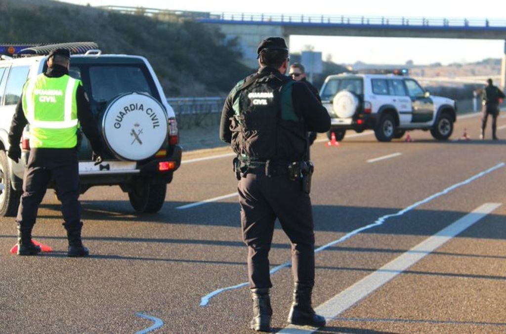 Cierran todos los accesos a Sevilla con un despliegue de 800 agentes de la Guardia Civil