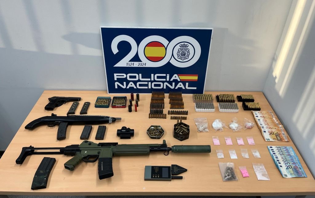 Importante golpe al narcotráfico: Incautadas armas de guerra