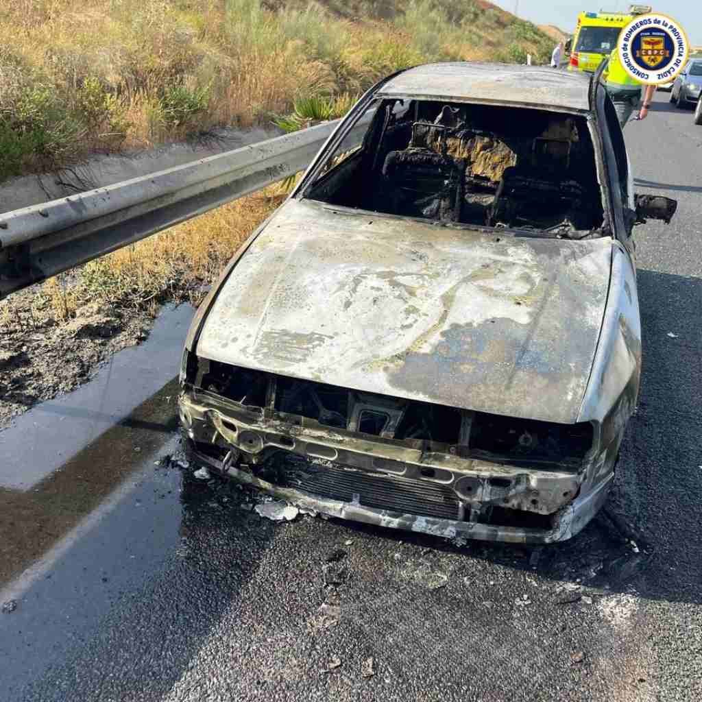 incendio vehículo A-4 Jerez