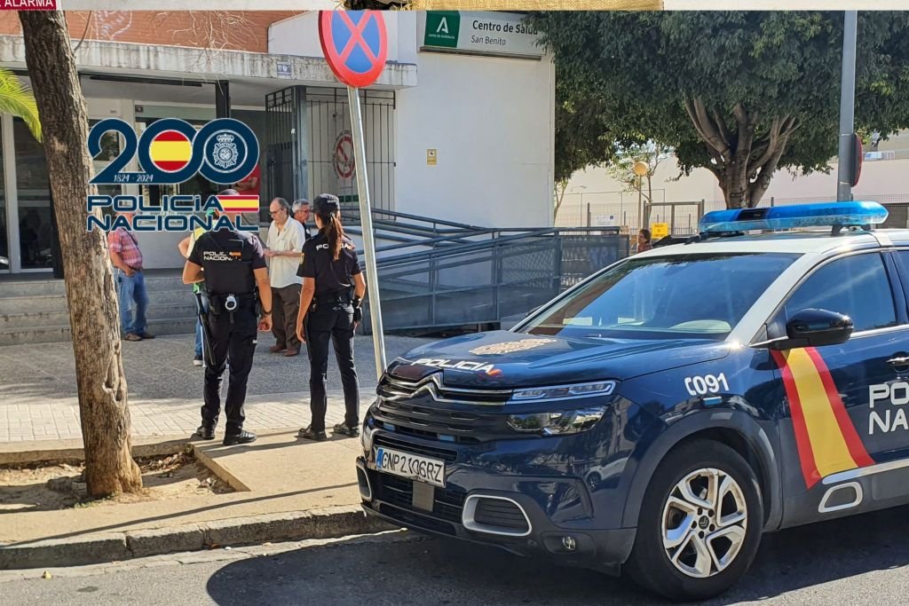 La noche más tensa en el Hospital de Jerez: Un agresor descontrolado paraliza Urgencias y acaba en calabozos