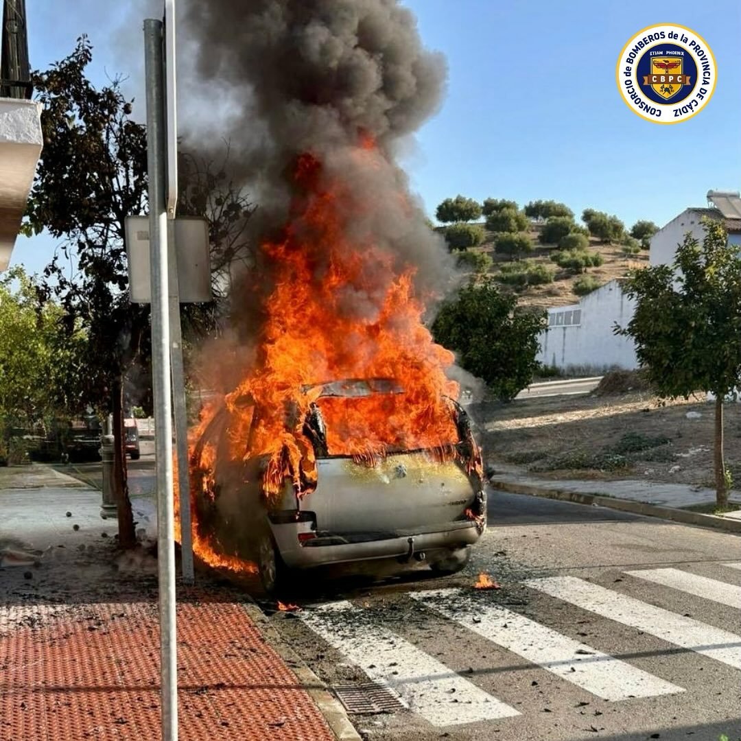 Retraso crítico en San José del Valle: Bomberos de Arcos recorren 22 kilómetros para un incendio que podría haber sido controlado antes