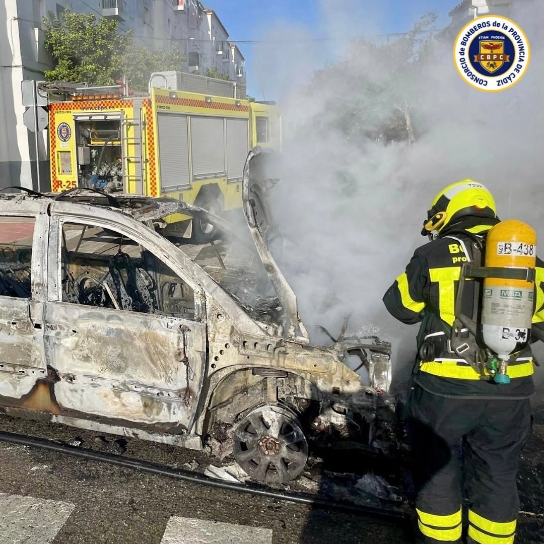Dotación de Bomberos en San José del Valle