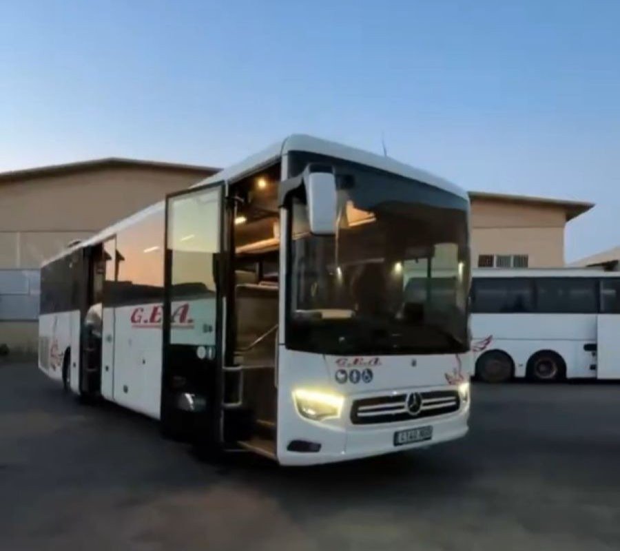 ¿Mero maquillaje o solución real? La llegada del bus rural a Jerez se queda corta ante las carencias históricas del transporte