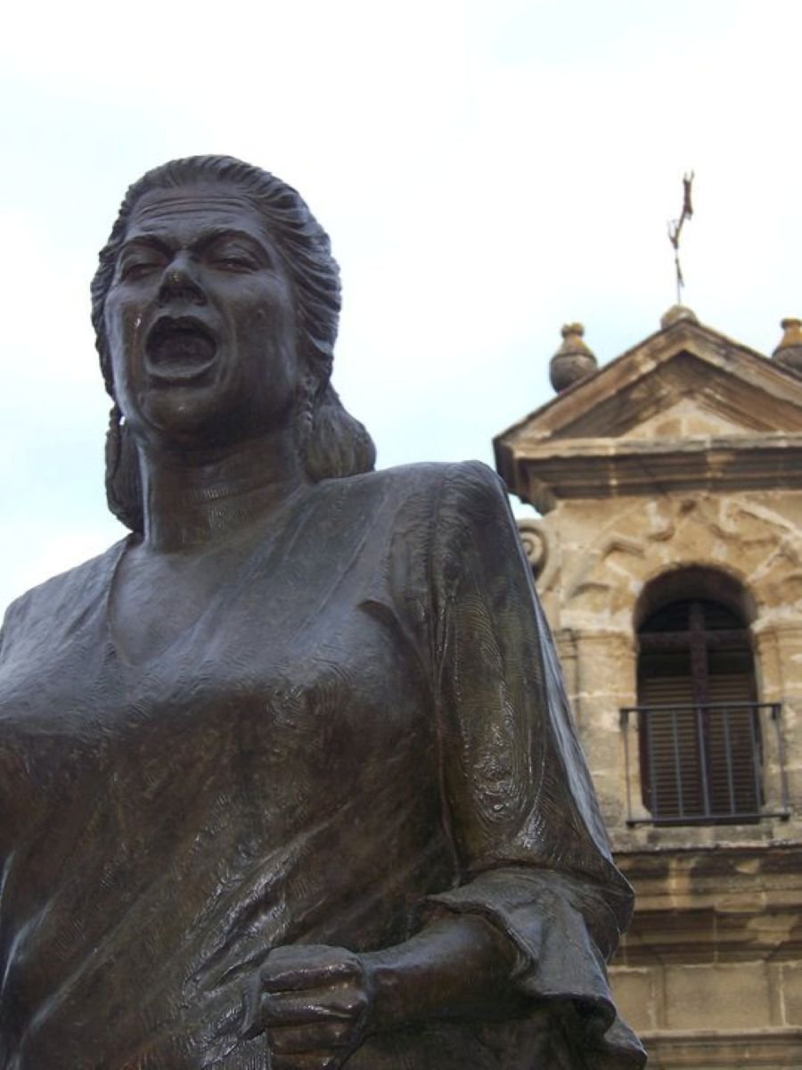 Un cante de bronce eterno: Visita al majestuoso monumento a la Paquera de Jerez