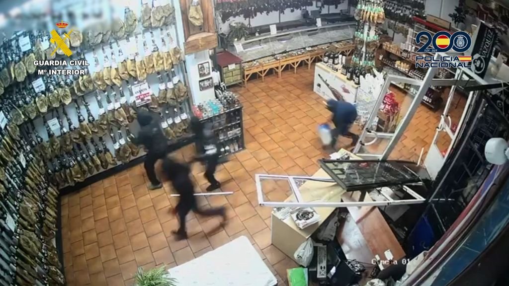 detenidos por robos con alunizaje