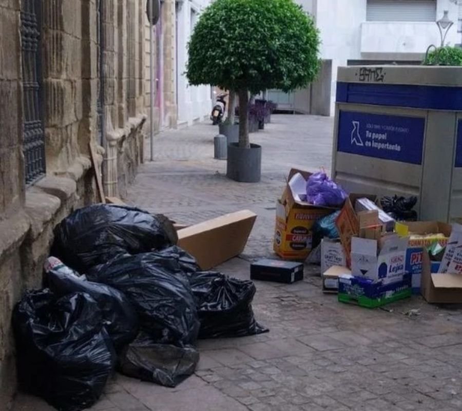 basura en el suelo