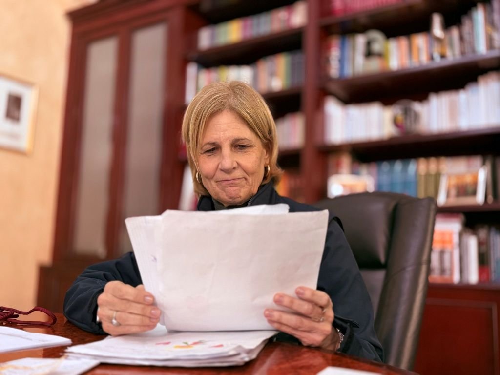 Emotiva sorpresa en el Ayuntamiento: la alcaldesa de Jerez recibe cartas de escolares de Madre de Dios