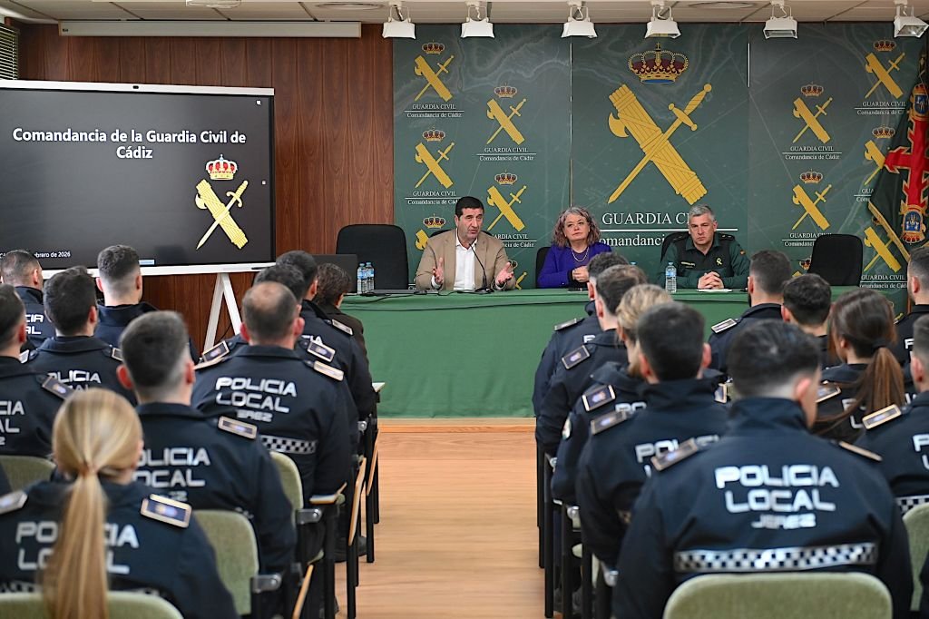 El alumnado de la Escuela de la Policía Local de Jerez durante la jornada técnica sobre prevención del terrorismo impartida por especialistas.
