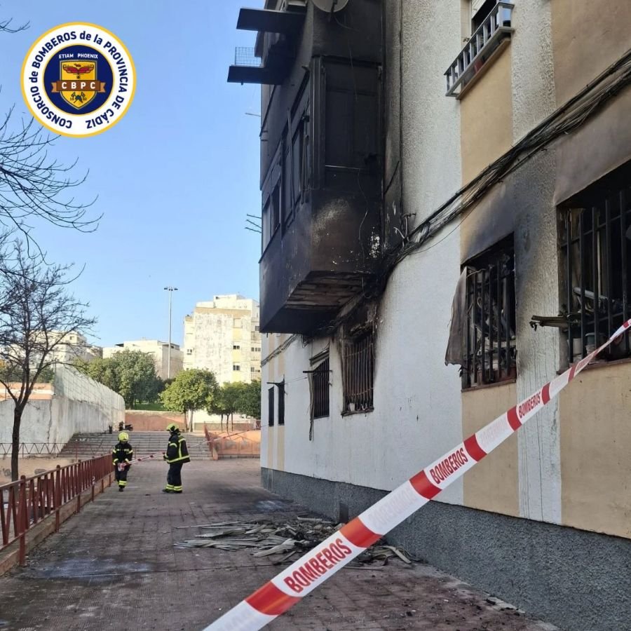Incendio en San Telmo Jerez: Ocho personas evacuadas y dos heridos trasladados al hospital