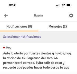 Captura de pantalla de la aplicación de ING en el apartado de buzón de notificaciones, mostrando un aviso sobre el cierre de la oficina en Avenida Cayetano del Toro, 44 por fuertes vientos y lluvias.