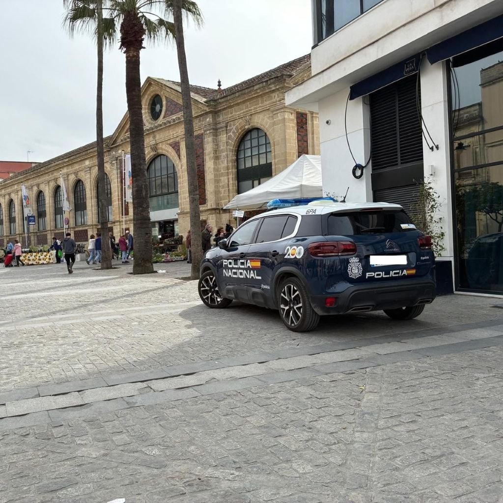 Acción conjunta de Policía Nacional y Local ante un conductor que nunca obtuvo el permiso en Jerez