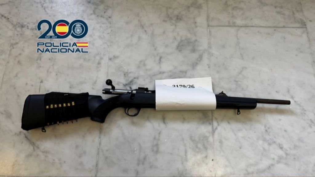 Detenidos en Cádiz con un arma larga tras una arriesgada maniobra de evasión