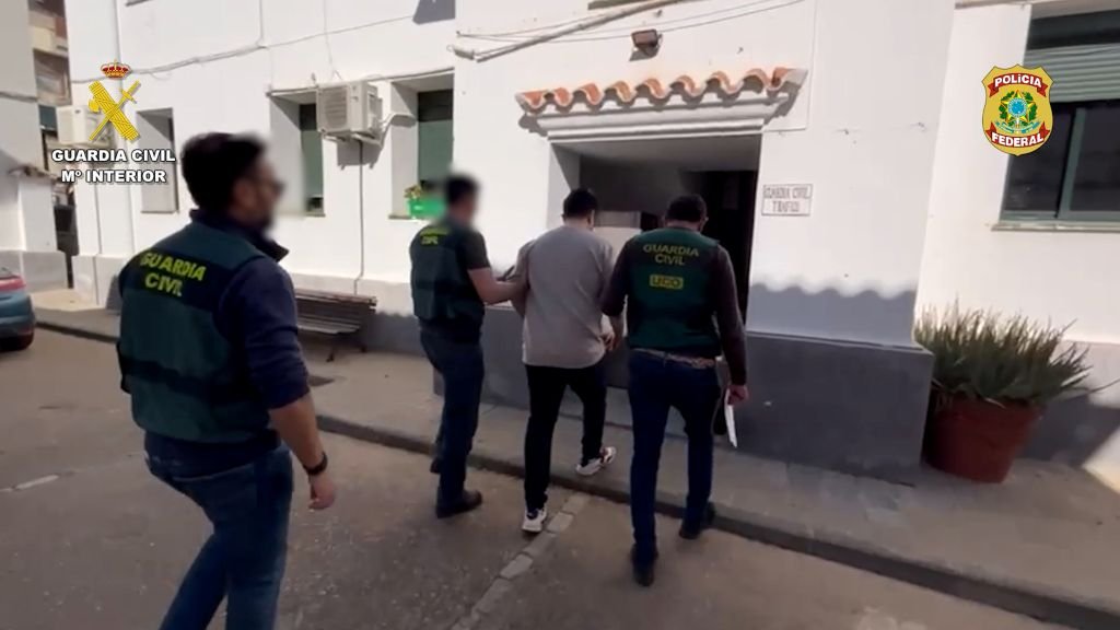 La Guardia Civil captura en el sur a fugitivos buscados por secuestro y agresión sexual a un menor