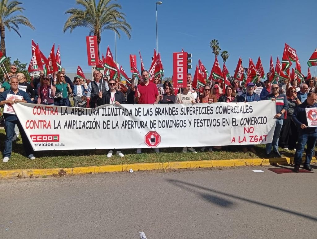 El Corte Inglés de Jerez abre el Domingo de Ramos sin amparo legal según CCOO