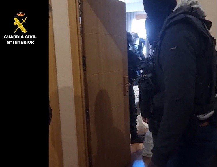 Seguridad empresarial bajo amenaza: la Guardia Civil neutraliza una red de extorsión y robos