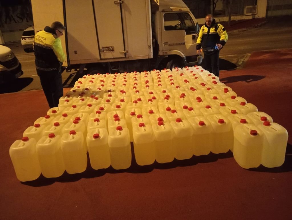 Golpe al «petaqueo» en Jerez con la incautación de miles de litros de combustible