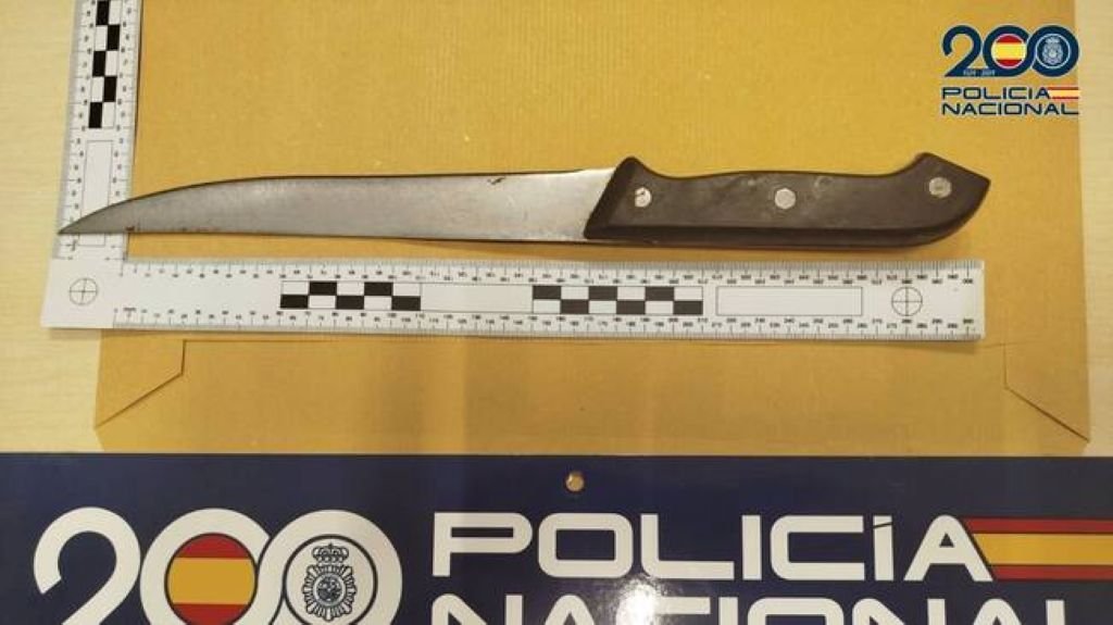 Cuchillo en mano y botín en la bolsa: el violento asalto que sembró el pánico en Sanlúcar