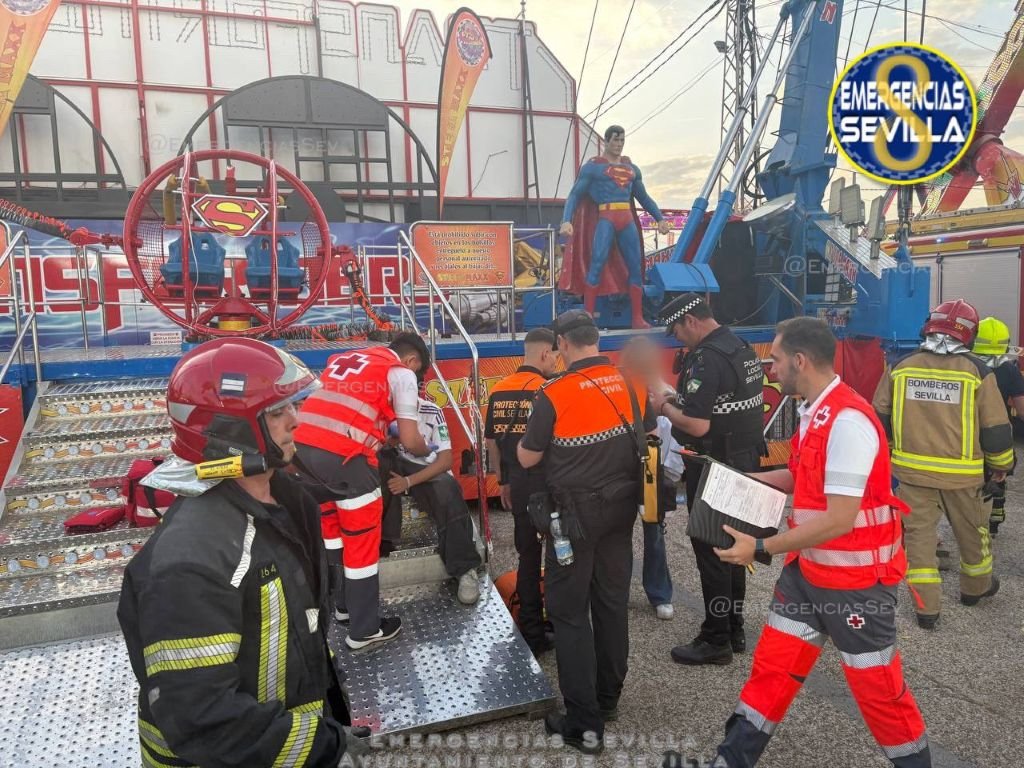 Accidente en la atracción Steel Max de la Feria de Sevilla: cuatro heridos