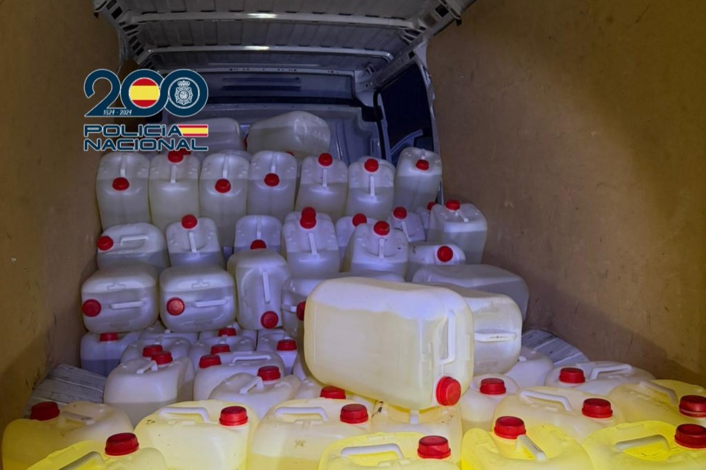 ¡Pánico en la AP-4!: Persecución a una «bomba rodante» con 3.700 litros de gasolina