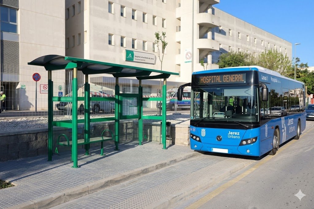 El Hospital de Jerez estrena parada de autobús junto a la puerta principal