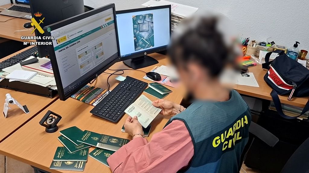 Cobraban 300 euros por empadronar a inmigrantes