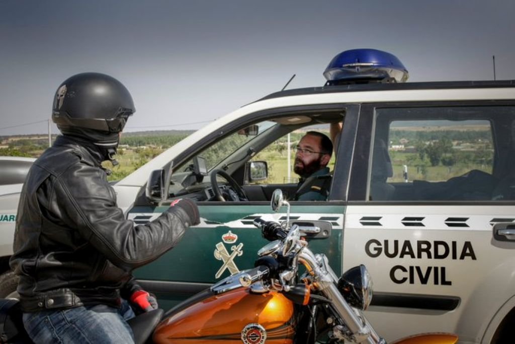 Muere un motorista de 49 años en un accidente de moto en Écija