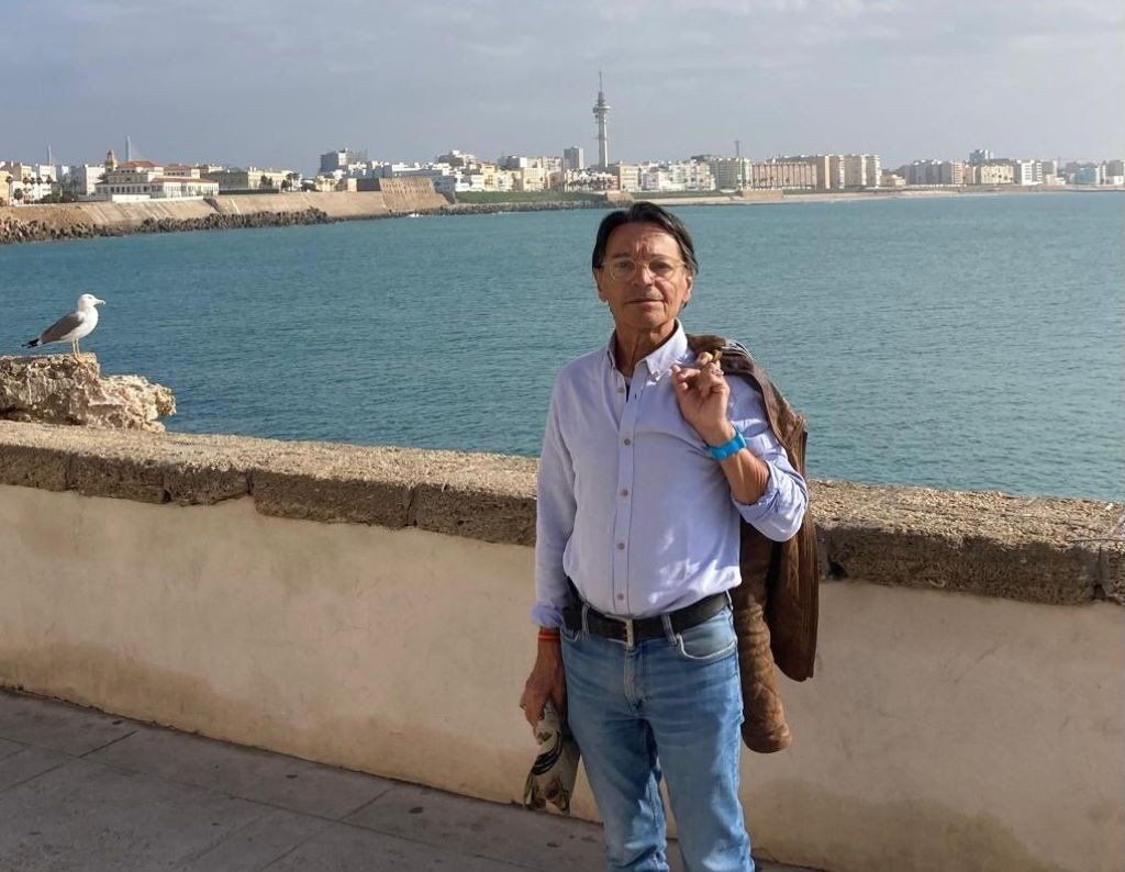Jean Paul Pallard: El pintor que abandonó la tinta china para atrapar la luz de Jerez en sus nuevos cuadros surrealistas
