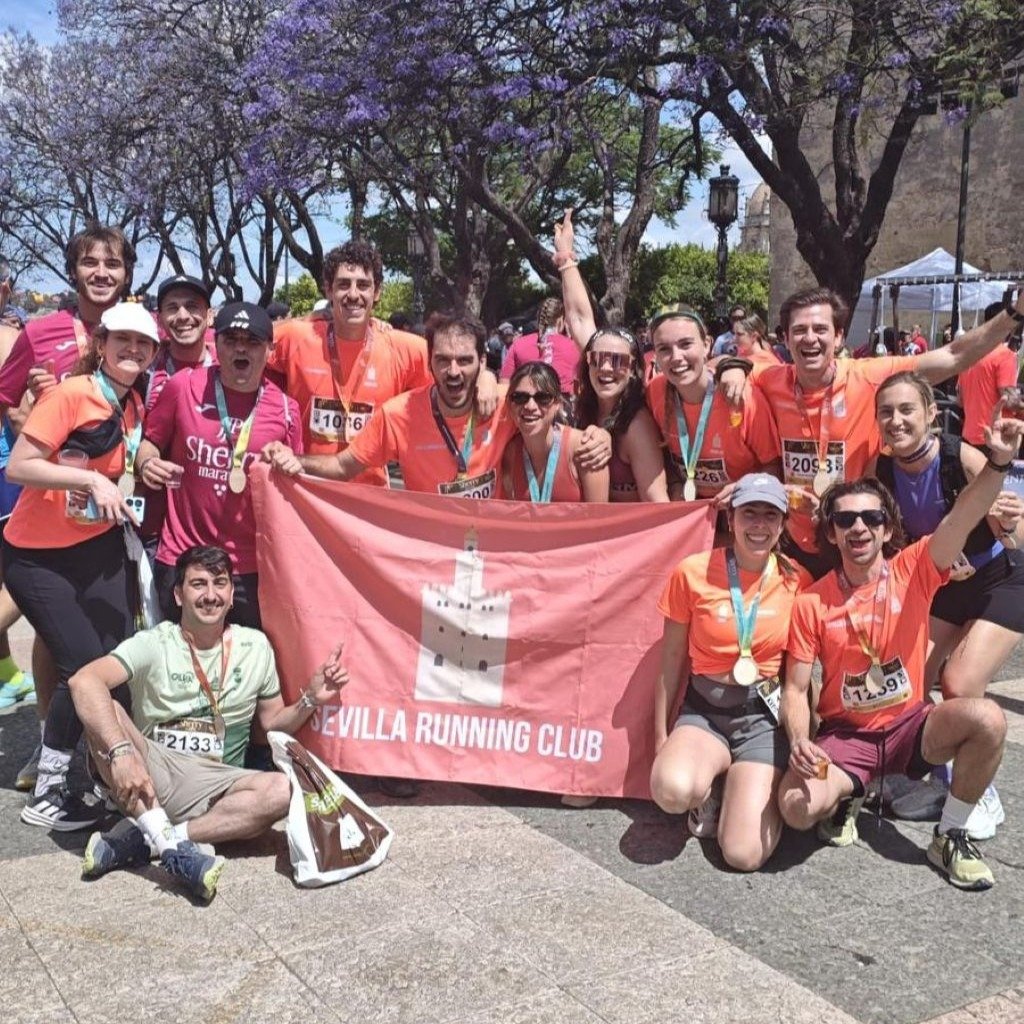 El Sevilla Running Club arrasa en la Sherry Maratón de Jerez con un Santi imparable que logra el oro en una jornada de leyenda histórica que nadie esperaba así
